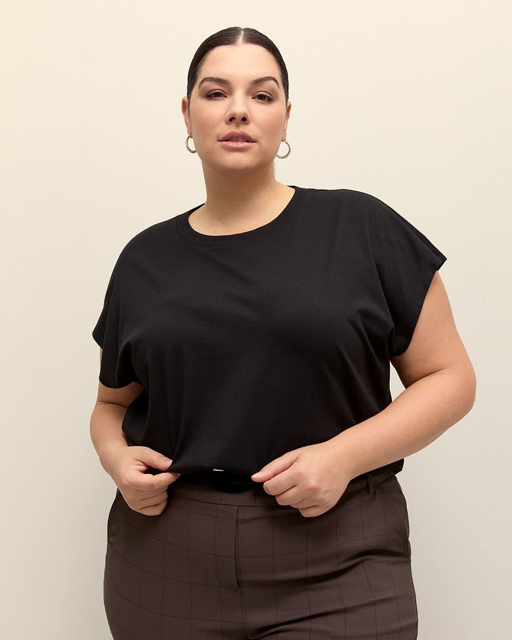 Extended-Sleeve Crewneck T-Shirt - PENN. Essentials Black
