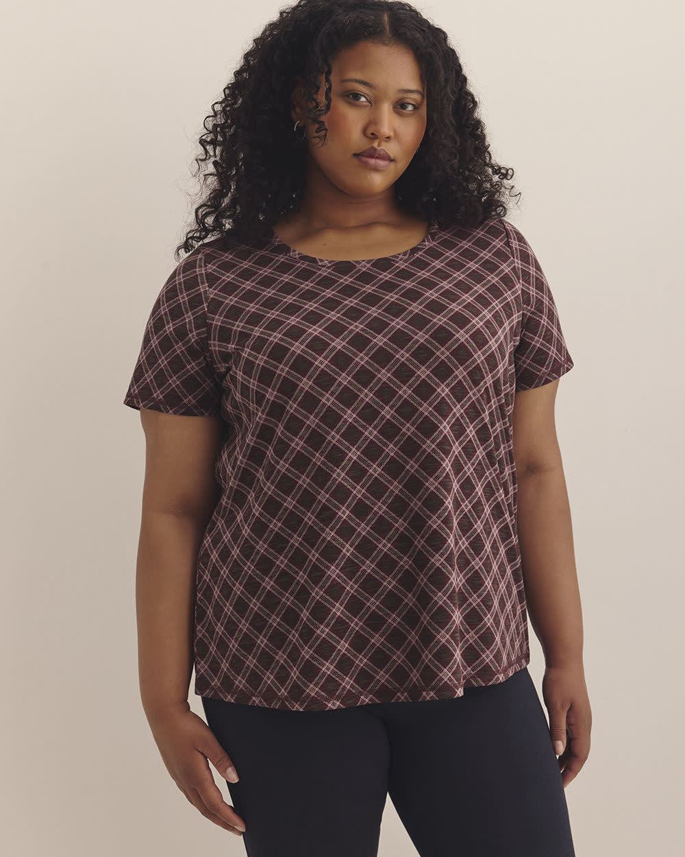 Curvy-Fit Short-Sleeve Tee - PENN. Essentials Chocolate brown printed