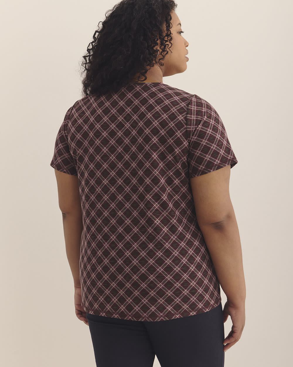 Curvy-Fit Short-Sleeve Tee - PENN. Essentials Chocolate brown printed