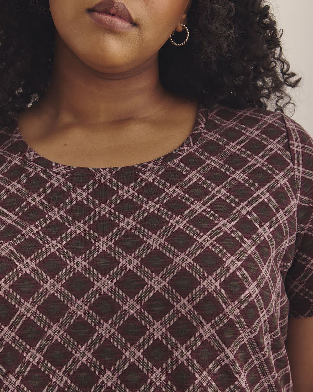 Curvy-Fit Short-Sleeve Tee - PENN. Essentials Chocolate brown printed