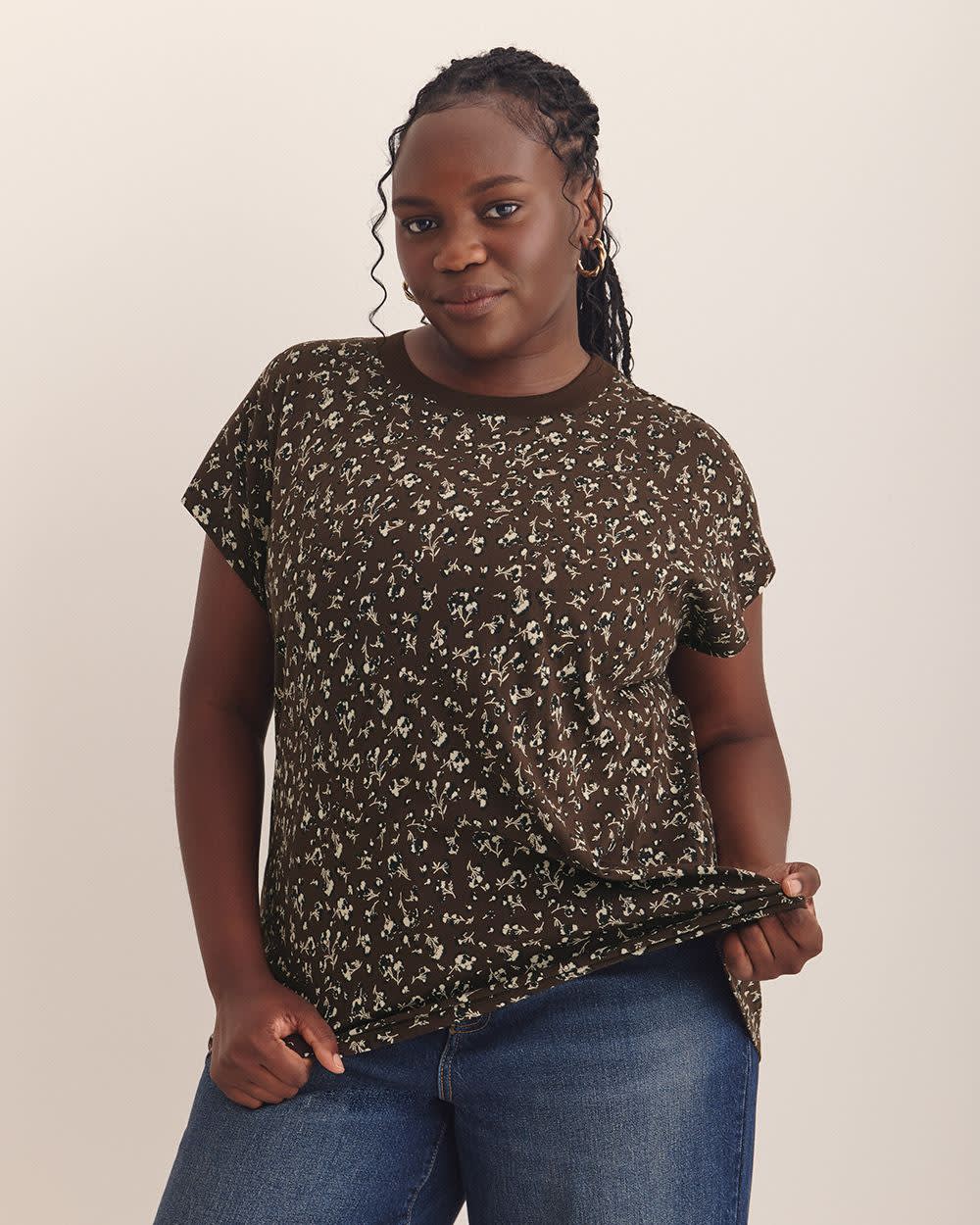 Extended-Sleeve Crew Neck T-Shirt - PENN. Essentials Coffee bean printed