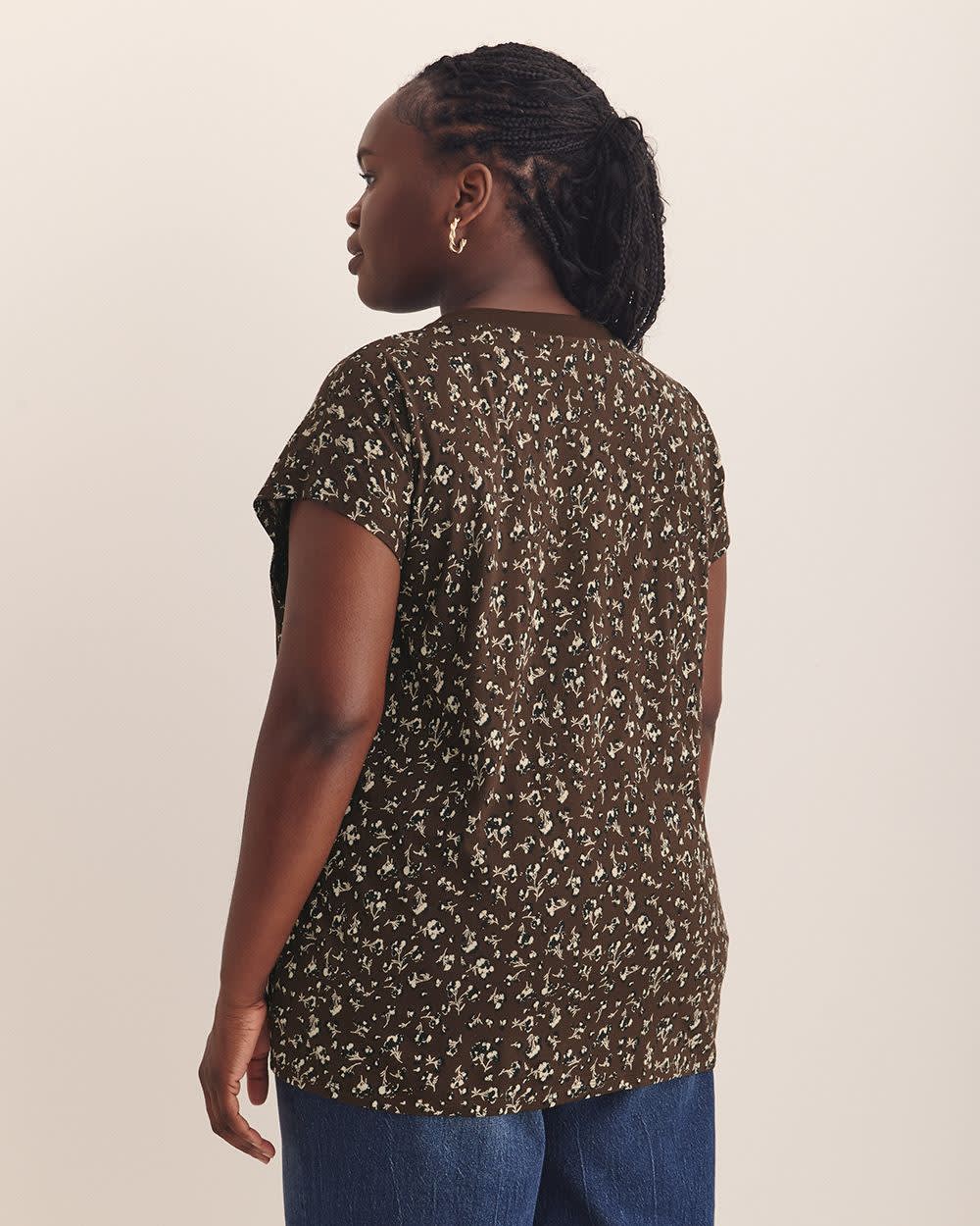 Extended-Sleeve Crew Neck T-Shirt - PENN. Essentials Coffee bean printed