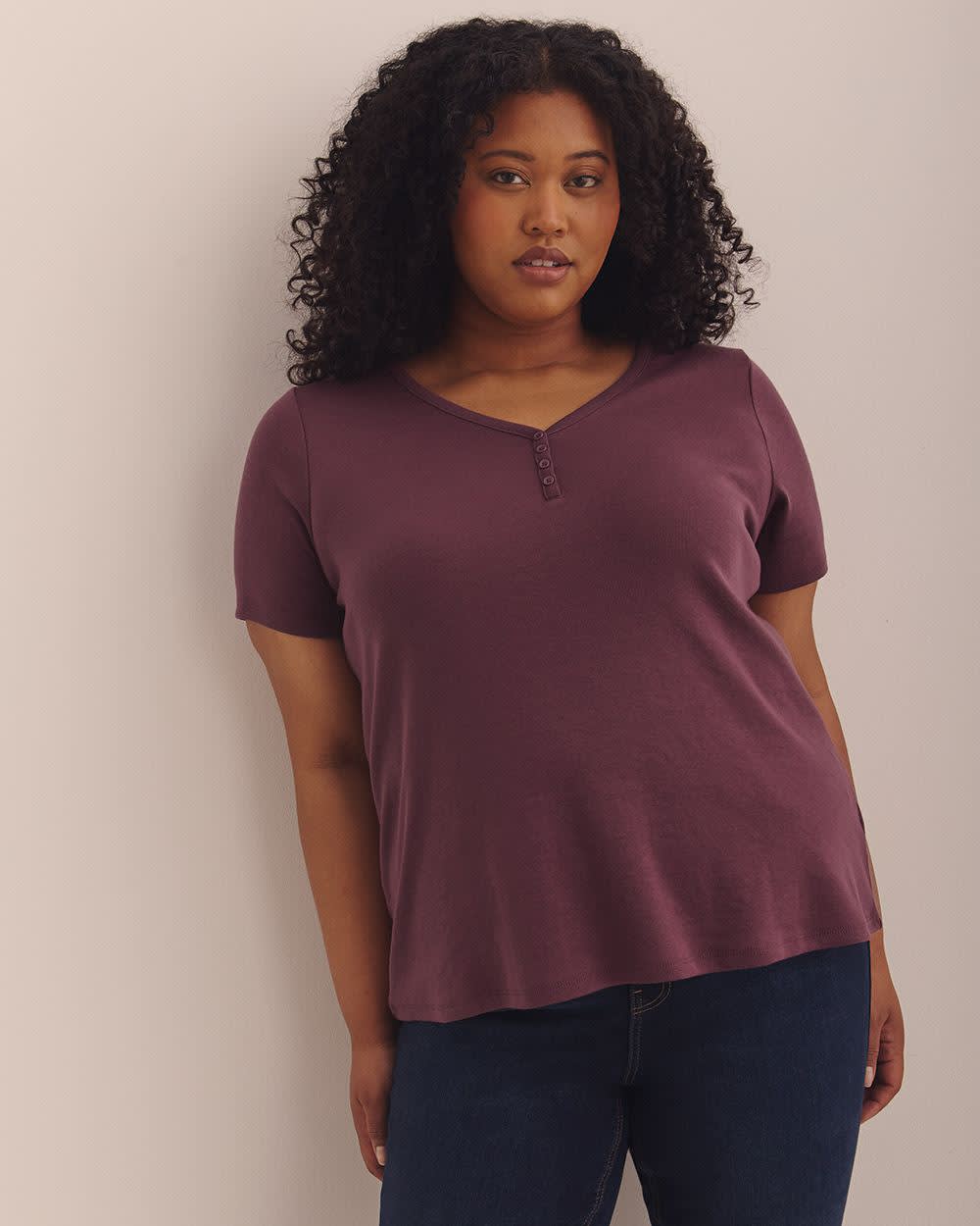 Girlfriend-Fit V-Neck Ribbed Tee - PENN. Essentials Eggplant 2 Girlfriend-Fit V-Neck Ribbed Tee - PENN. Essentials Eggplant