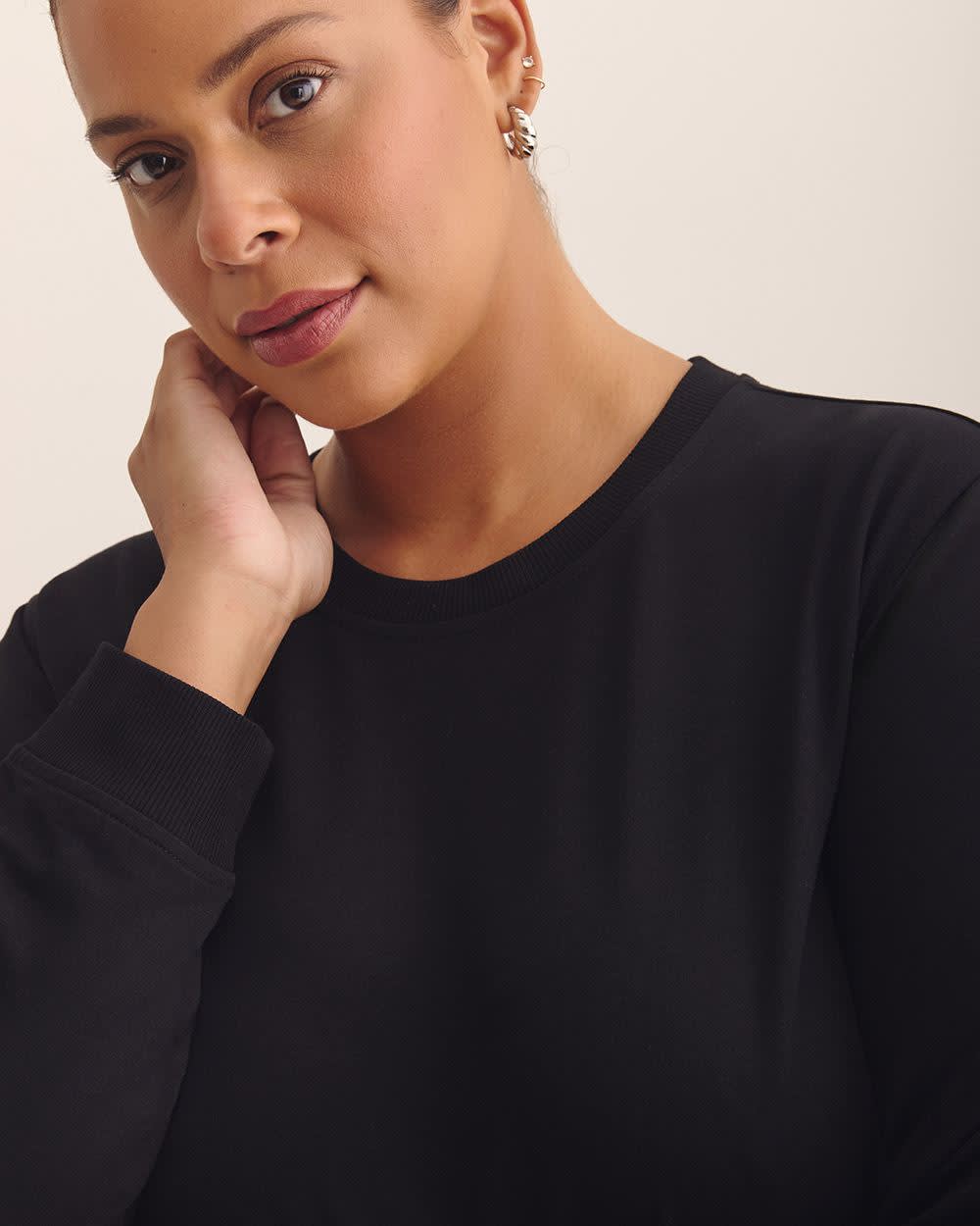 Boyfriend-Fit Crewneck Sweatshirt - PENN. Essentials Black 4 Boyfriend-Fit Crewneck Sweatshirt - PENN. Essentials Black