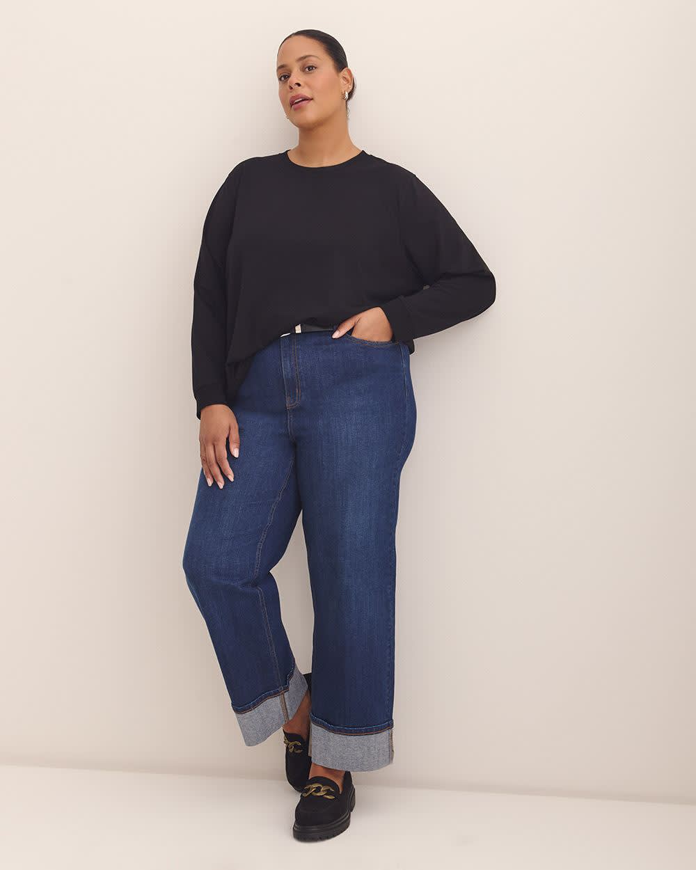 Boyfriend-Fit Crewneck Sweatshirt - PENN. Essentials Black 5 Boyfriend-Fit Crewneck Sweatshirt - PENN. Essentials Black