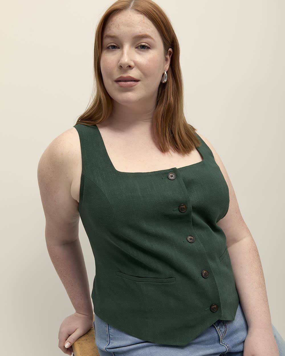 Sleeveless Square-Neck Fitted Vest Mountain view