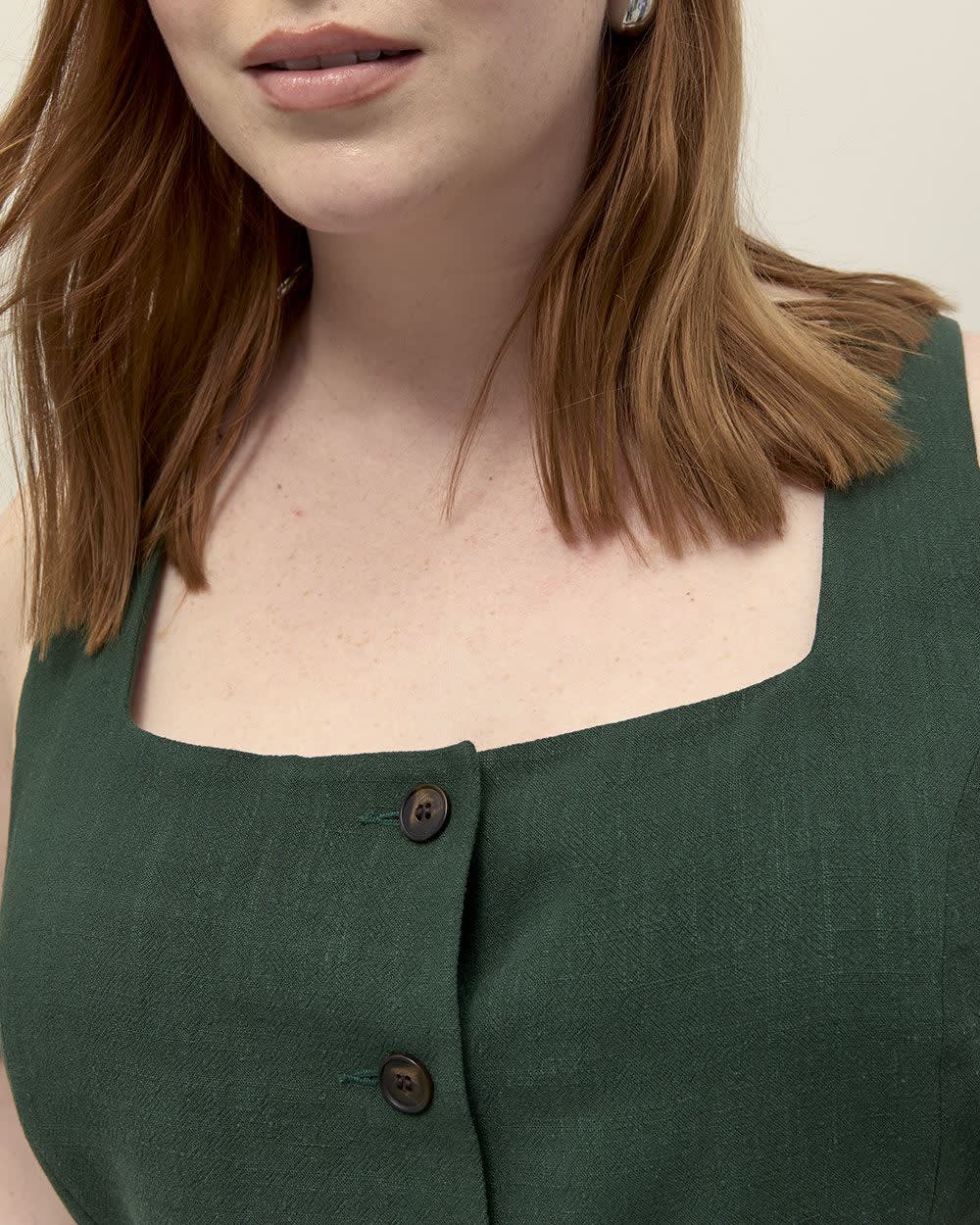 Sleeveless Square-Neck Fitted Vest Mountain view