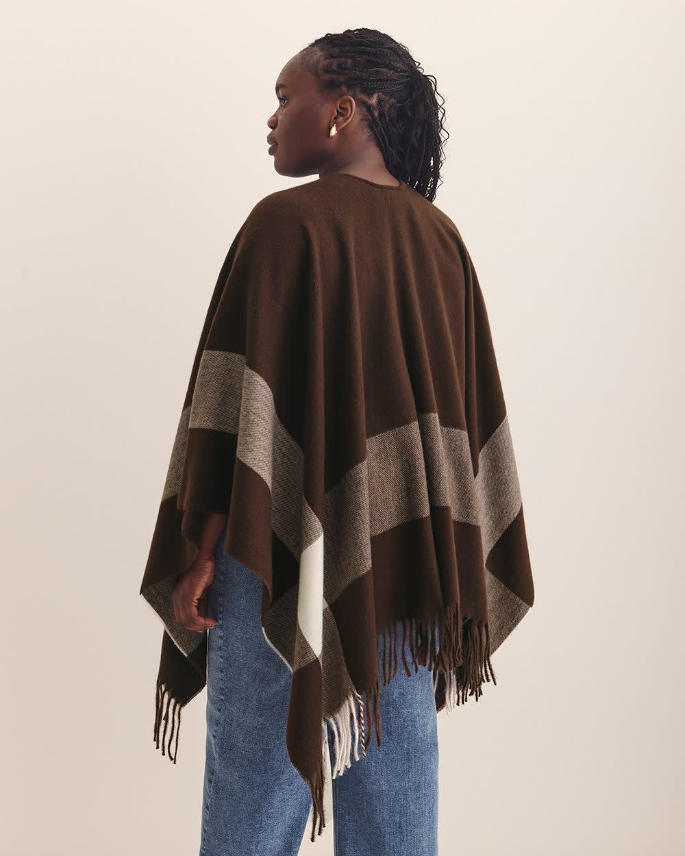 Cape with Placement Plaid and Fringes Brown printed 3 Cape with Placement Plaid and Fringes Brown printed