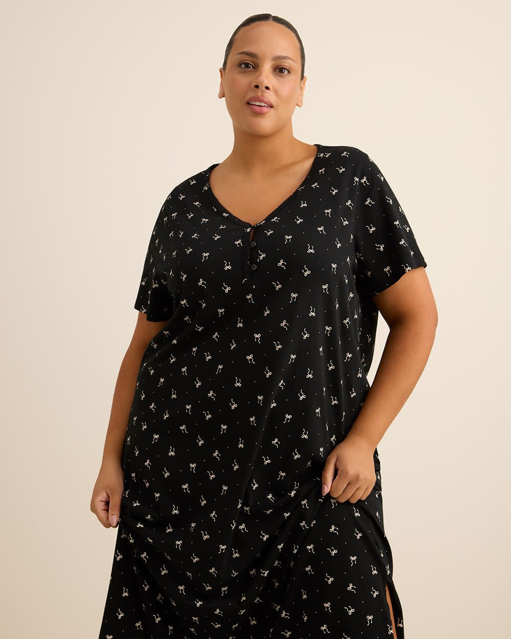 Long Black Short-Sleeve Knit Sleepshirt with Bow Print - ti Voglio Black printed