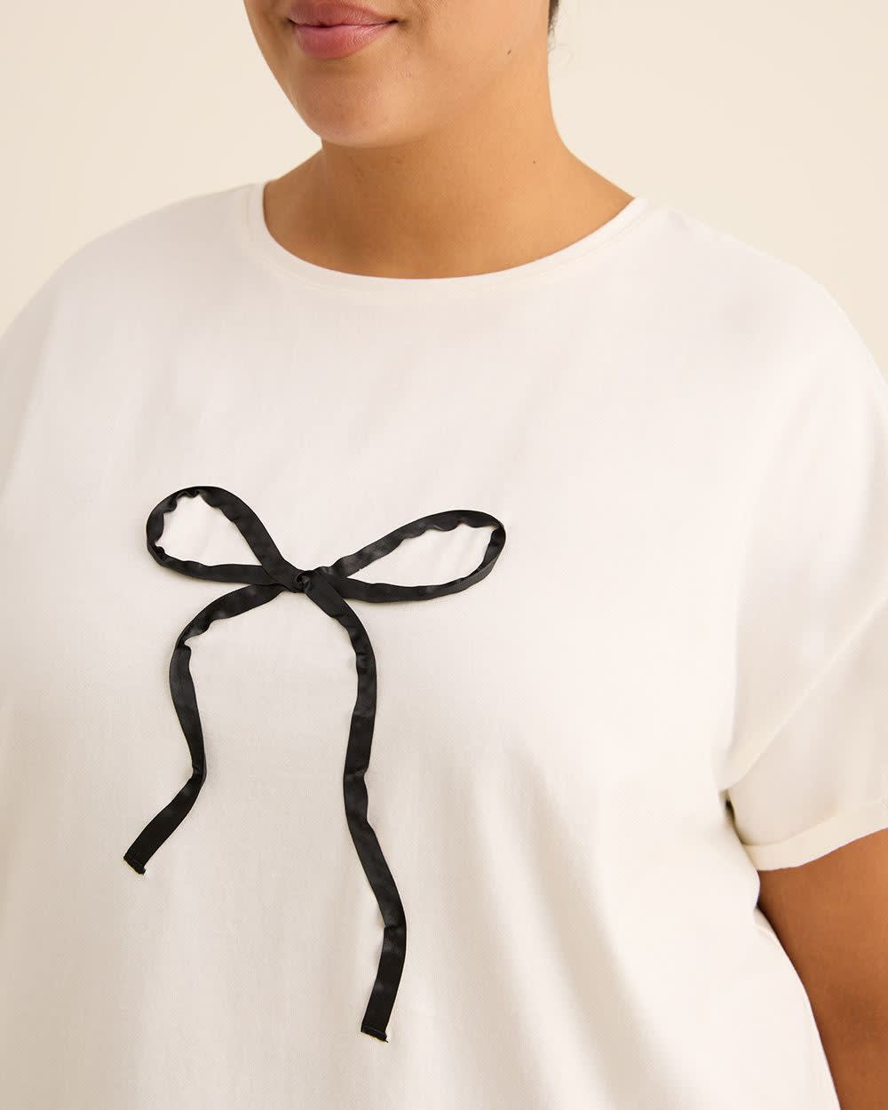 Boxy-Fit Short-Sleeve Crewneck Pyjama Tee with Satin Bow Appliqué - ti Voglio Snow white