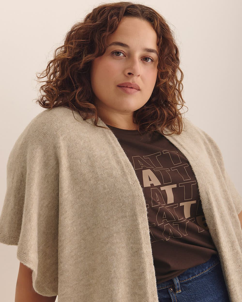 Knitted Cape with Pockets Camel-