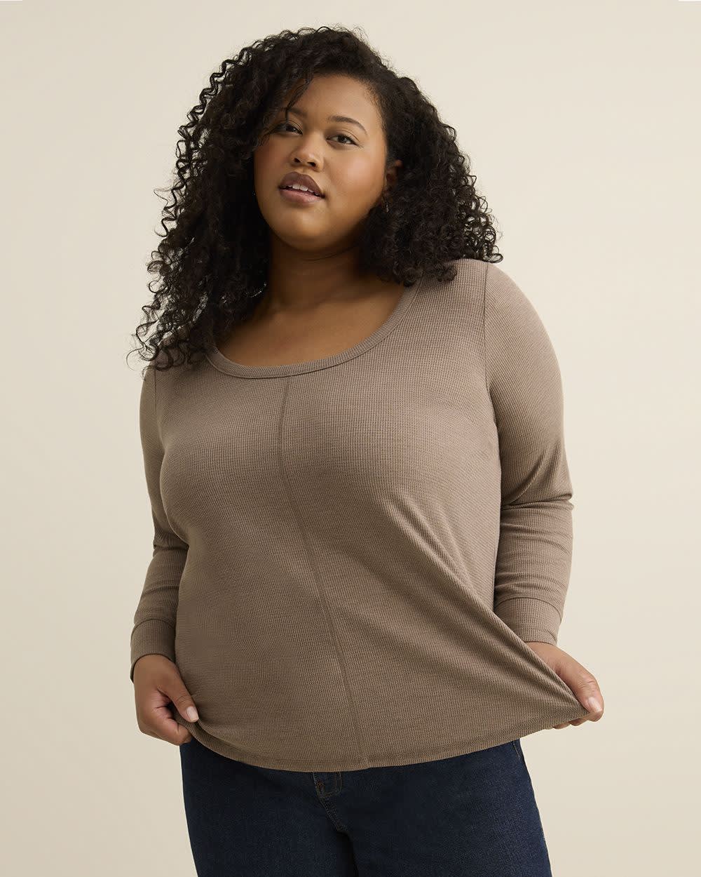 Curvy-Fit Long-Sleeve Waffle Tee - PENN. Essentials Coffee quartz