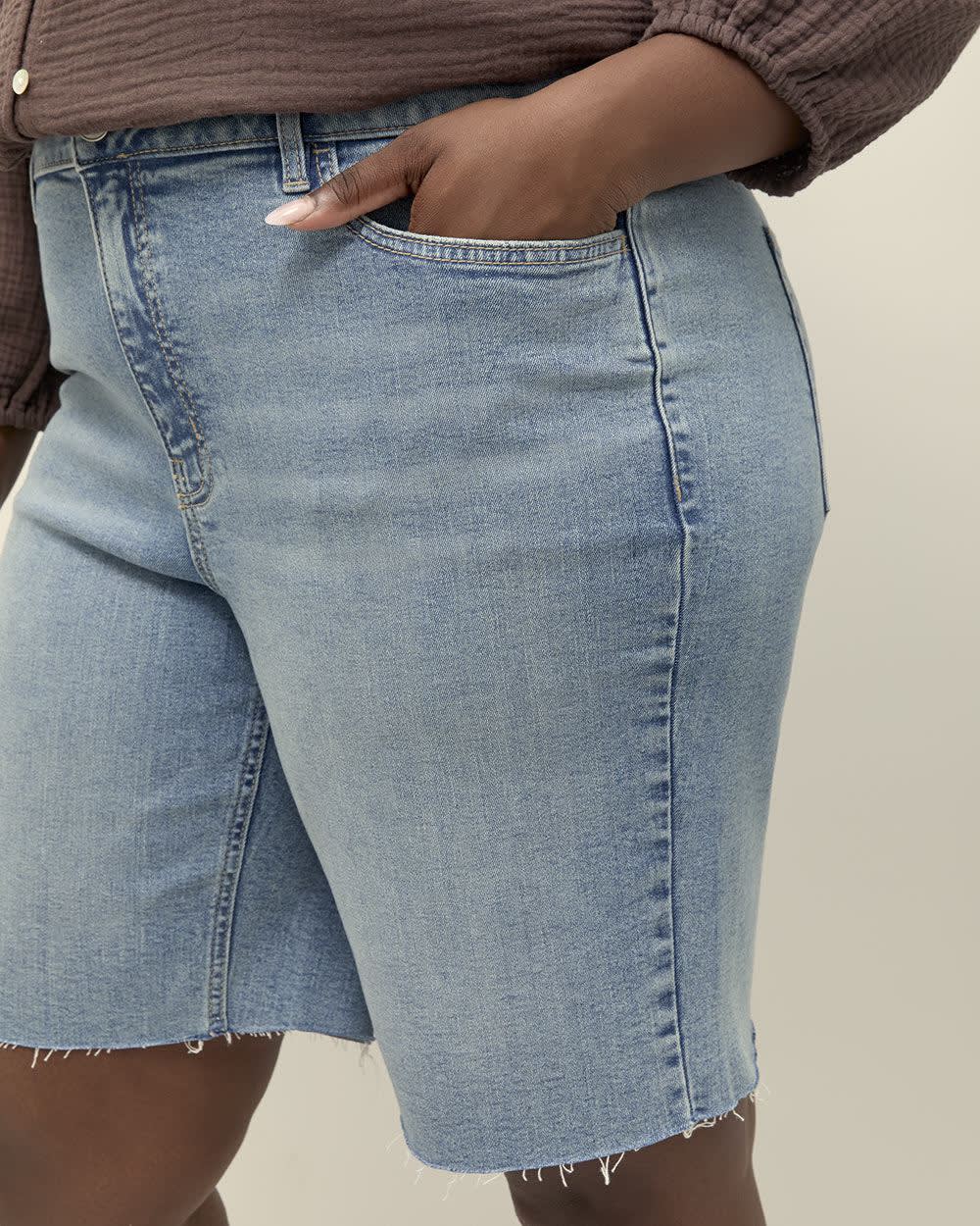 Classic-Fit Denim Bermuda Shorts - d/C JEANS Light blue denim 4 Classic-Fit Denim Bermuda Shorts - d/C JEANS Light blue denim