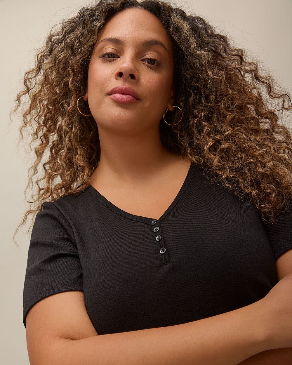 Girlfriend-Fit Ribbed Tee - PENN. Essentials Black